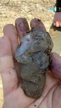 Amazing formations, glowing #gems and great #friends🔥 #prospecting #crystals #treasurehunt