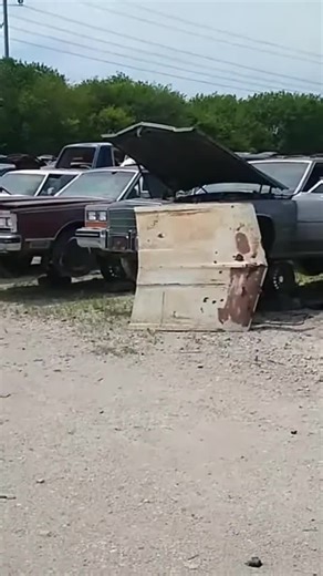 Hello folks, just want to share some wrecked old school vehicles available in the yard for parts! Incase you're looking for used parts off wrecked classic vehicles, reach me out! #classiccar #impala #montecarlo #chevyimpala #chevy