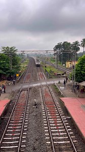 Poorva Express Cross Railgate | Indian life lines