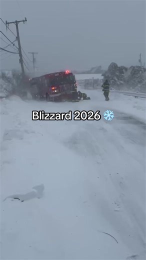 A day in the life of a firefighter during the blizzard of 2026 ❄️ 🔥 #firefighter #firedepartment #firerescue #paramedic #ems @Sandwich Fire Department