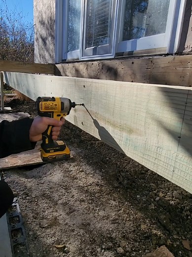 #construction #builder #DIY #fypage #contractorsoftiktok #mcdecks #woodworking #build #decks #contractor #dewalt #drill #powertools