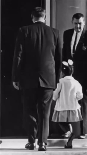 In 1960, six-year-old Ruby Bridges became the first Black child to integrate an all-white school in New Orleans. She walked through angry mobs every morning with U.S. Marshals by her side — just to learn. Inside the school, she often sat alone, but she showed up with courage every single day. Today, we honor her bravery and continue her legacy by fighting for safe, fair, and inclusive learning environments for every child. 💛 She walked for us. Now we walk for our children. Reflection: How does 