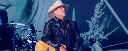 4 Traditional Country Lyrics That Will Hit You Right in the Heart