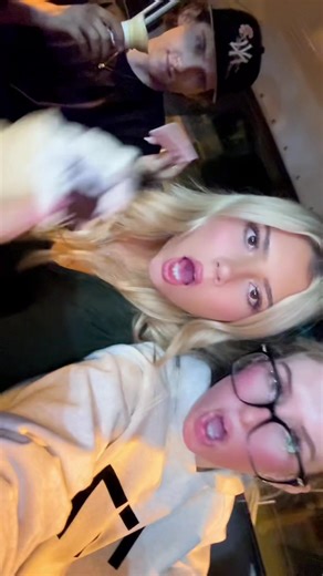 MOMOMET (@momo_met)’s videos with original sound - SHOT BY CAM