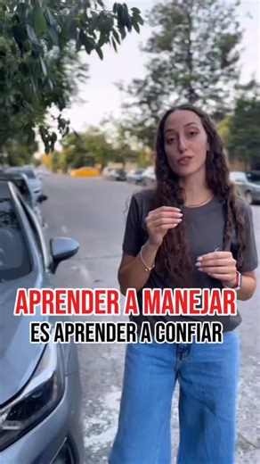 COOKE AUTOESCUELA on Instagram: "🧠🚗 “Tengo que animarme… tengo que poder.” Muchísimas personas se dicen eso cuando quieren aprender a manejar. Pero cuando el miedo es muy intenso, forzarse no ayuda: 👉 solo aumenta la ansiedad 👉 refuerza el bloqueo 👉 y hace que manejar se sienta cada vez más difícil Por eso siempre lo decimos en @cookeautoescuela junto a @psico.mikaelaalsina ✨ aprender a manejar también es aprender a confiar. El miedo no se va a la fuerza. Se trabaja con respeto, con práctic