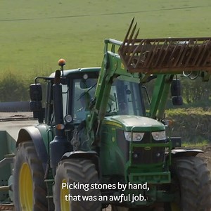 Molann an obair an t-inneall! Watch the TG4 series that shows the life of contractors on Irish farms. | TG4