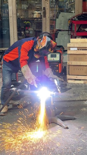 CNC Plasma Cutting with LGK-160 Machine