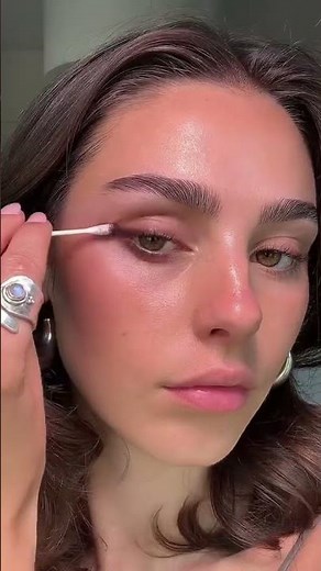 On teste l'astuce fard à paupières viral 😍 millieleer