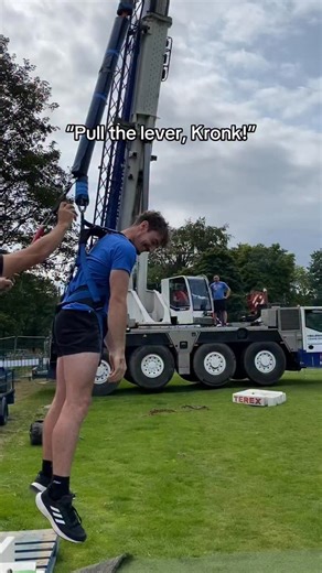 Catapults are always fun… 😅 What do you think, should we bring these back to the public? 👀💙 Tag someone below that you’d love to see do this! 👇 😳 #catapult #ukbungee #321bungee #fyp #bucketlist | UK Bungee Club