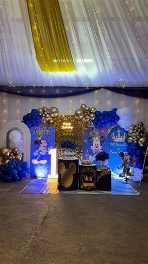 Hicimos esta decoración con la temática de Mickey mouse king para celebrar el 1er añito,bautizo y corte de pelo del pequeño Aritz ,mil gracias por la confianza a los padrinos de decoración 😘😘 es siempre un gusto volver a Durango ❤️gracias por tanto !bonita gente 😘😘😘@Wilmer Eduardo Anaya #mickeymouseking #mickeymouse