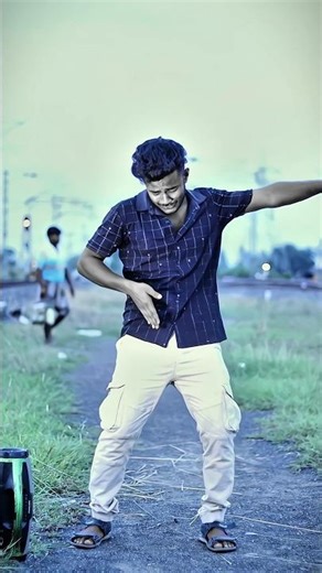 চলছে বাজারে এখন ঘুঙুর বাজা শাড়ি গো #trending #comedy #dance #funnycomedy