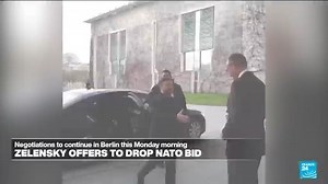 🇺🇦 Ukrainian President Volodymyr Zelensky voiced readiness to drop his country’s bid to join NATO. Watch the video for more 👇 | FRANCE 24 English