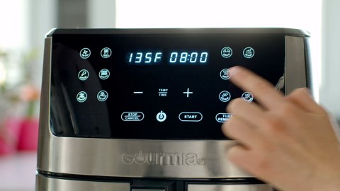 Gourmia Air Fryer Oven Digital Display 8 Quart Large AirFryer Cooker 12 Touch Cooking Presets, XL Air Fryer Basket 1700w Power Multifunction GAF838 Black and stainless steel air fryer