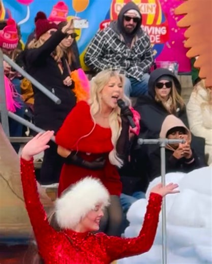 Bianca Ryan on Instagram: "So grateful to be back on the 6abc Dunkin’ Thanksgiving Day Parade stage, I’ve loved this event since I was a little girl. 🤎🍂 Performing in my hometown, surrounded by so many familiar faces and incredible energy, reminded me exactly why I keep pushing forward. Every cheer, every message, every moment meant the world to me. ✨ If you watched live, came out to the parade, or tuned in from home, tell me where you watched from! ⤵️🎥 I love hearing eve