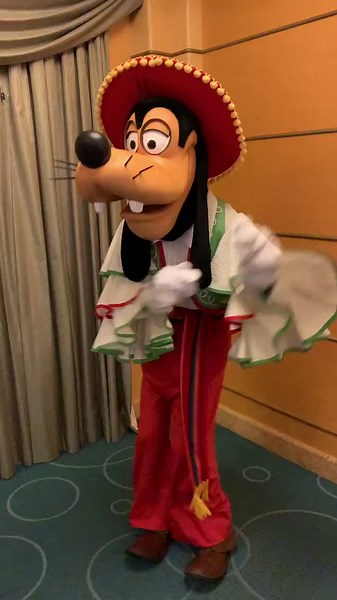Goofy is enjoying himself onboard the Disney Wonder #disneycruise #goofy #dancing