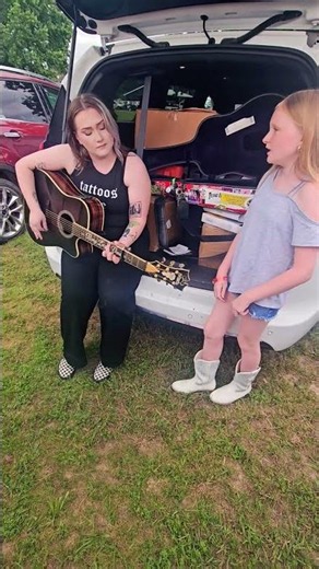 Ruby Leigh and Emberlynn practicing 'Jolene' before the show. A memory we'll cherish forever. 🫶