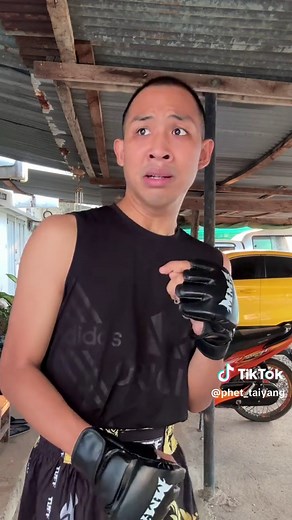 ชวนน้องรักต่อยมวย เพชรย้อม