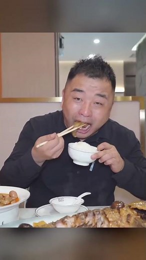 The giant carp from Shijiazhuang Reservoir is so fresh it'll make you feel like you're flying to ...