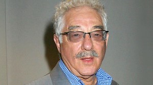 Harry Landis dead: Friday Night Dinner star who played Mr Morris died aged 90