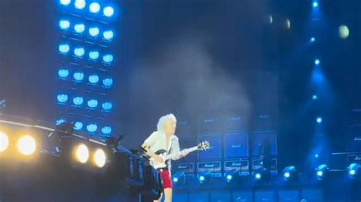 Angus SOLO #angusyoung #angusacdc #acdc #solo #wembley #acdcfans | Baltic AC/DC Fans