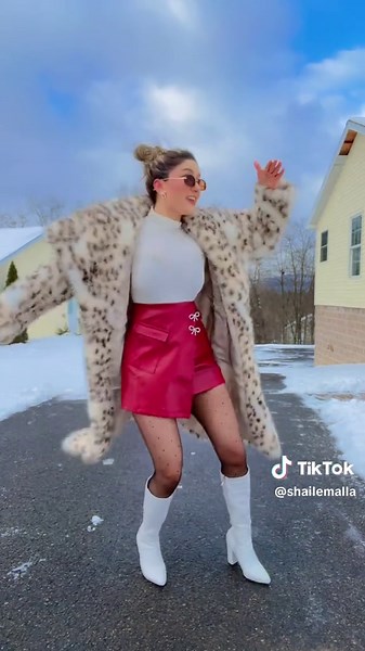 Bazar Hideko Bijuli Balera: Dance in the Cold