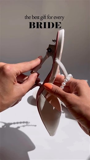 VICE VERSA on Instagram: "The best gift for every bride 🤍"