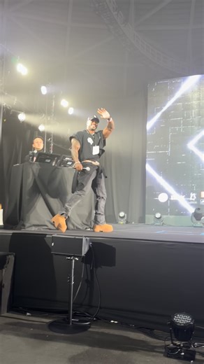 Brandon Hendrickson on Instagram: "Got a hell of a story to tell my kids some day🤞🏾🌊🏄‍♂️💎 Thank you all who came out to meet me this weekend in Japan I’m super grateful for every little moment ✨ @powerhousegym_chibajapan @powerhouse_chiba ▪️ ▪️ ▪️ ▪️ #darcsport #wolvesforever #ifbb #npc #mensphysique #teammuscleegg #bigwaves #trini #chicago #olympia2025 #olympia #arnoldclassic #lifetsyle"