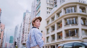 冇錯，返工從來都係為錢，縱使換來嘅係滿腔苦水、無奈同妥協，但總覺得只要搵多啲錢，生活就會變得更好。 不過今時今日，社會同前景充滿變數，大家會迷茫、會徬徨，亦會懷疑，返工究竟仲有咩意義？可能呢個時候更加需要思考呢個問題。 每一份工作對唔同人有唔同嘅意義：有人追求自我認同、有人想令家人生活安心，亦有人想為其他人嘅枯燥日子送上一點甜。無論你喺職場上係咩角色，都有屬於自己嘅獨特意義同價值。當你嘗試用唔同角度睇事物，目光可能會更闊；重拾工作初衷，方向或者會更明確。為工作多添一啲意義同色彩，可以令你喺呢個困難時刻捱落去，路，先可以走得更遠。 真心想講嘅係：無論你選擇離開或留低，我哋都希望你能夠有一份Matters to you嘅工作。 擺明廣告：我哋最近亦轉換全新形象、推出「AI好工推介」同全新手機App等，希望你能感受到JobsDB帶俾你嘅多一分色彩。 立即尋找你嘅 : https://bit.ly/尋找JobsThatMatter #JobsThatMatter | Jobsdb Hong Kong