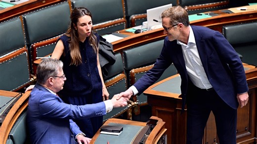 Le PS est prêt à faire une fleur à l’Arizona, mais à une condition : « Ça doit figurer dans la Constitution »