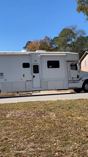 13K views · 77 reactions | Heading out to Senoia  | Kristi Conner | Facebook