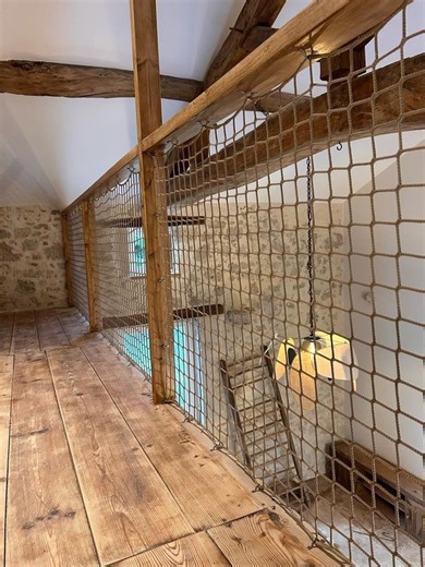 Protéger une mezzanine ? Pensez au filet de garde-corps 🪢 Entreprise française spécialisée dans le filet sur mesure, découvrez notre gamme de filets de protection en chanvre synthétique et naturel 😍 Je découvre les filets de garde-corps 👀 https://www.fabrique-a-filets.com/140-filets-en-chanvre | La Fabrique à Filets