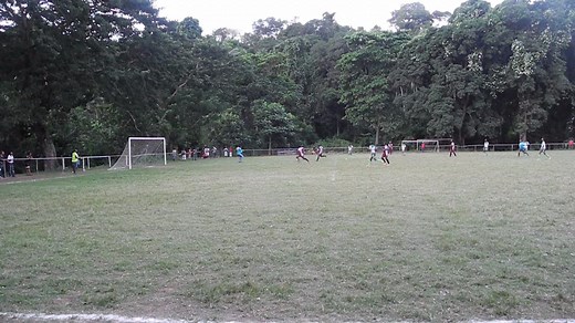 Championnats de Mayotte de Football: Résultats 9ème journée DH avec la belle affaire de l'AS Jumeaux Mzouazia qui prend la tête du Championnat de DH après sa victoire su FCM AS Jumeaux Mzouazia-FC Mtsapéré, 3-2 Vahibé CO-Diables Noirs Combani, 1-0 AS Neige Malamani-AS Rosador Passamainty, 0-0 Miracle du Sud Bouéni-ASC Abeilles Mtsamboro, 1-0 ASJ Handréma-FC Majicavo Koropa, 1-4 Etincelles Hamjago-Foudre 2000 Dzoumogné 1-1 Résultats 9ème journée DHT Tchanga SC-FC Dembéni, 4-0 ASJ Moinatrindri-FC
