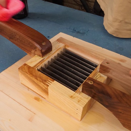 968K views · 1.5K reactions | Using Old Blades To Make a DIY Cutter! | Crafty Panda | Facebook