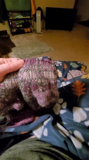 full_knitted_jacket on Instagram: "Just a quick magic loop tutorial showing how to use the magic loop method with circular knitting needles. I am knitting a pair of two at a time, toe up, socks with stranded colorwork, but you can use magic loop for hats, mittens, sweaters, and more. If you have any questions or would like a video on another specific knit or crochet issue, please let me know in the comments below. #tutorials #knittingtutorial #knitting #magicloop #circularknitting socks sockknit