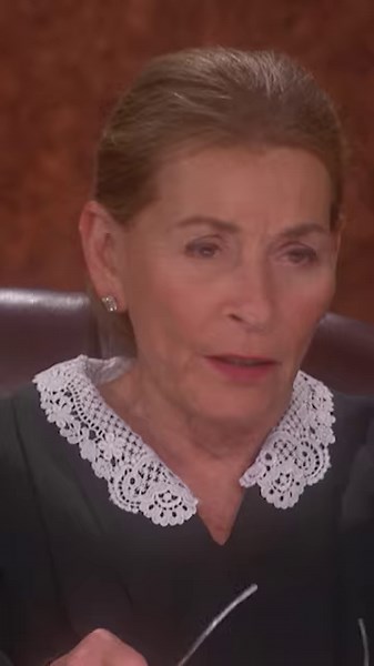 Alexis hired Robin to be her midwife, but claims Robin left the birthing center before she birthed her baby. | Judge Judy