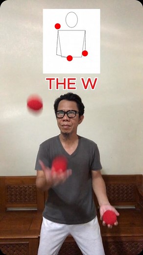 Loop of Five #ayojuggling #juggle #juggler #juggling #flowart #malabarista #ジャグリング #malabares #jonglage #jonglerie #workout #cardio #aerobic #jugglingball #crochetedjugglingball #juggling3balls #jugglingtutorial #tutorialofjunggling #jugglingtricks | Samza Juggler