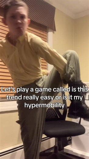 (Ignore my face I had gum in my mouth) The hardest part was making sure my hands/arms were in the right place #hypermobile #trend #stretch