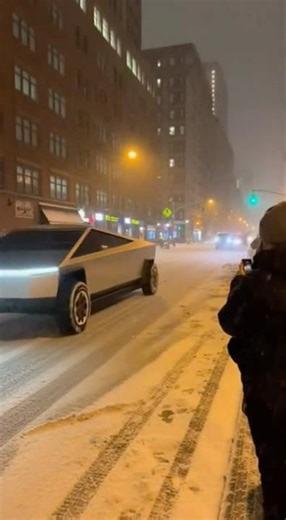Tesla Cybertruck Limousine Shocked Everyone in NYC #shorts #shortsfeed #tesla #cybertruck #newyork