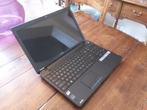 Toshiba Satellite C55D A5120 Laptop Unboxing Review - HD Display - Worth a Look