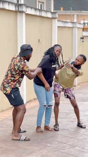 18K views · 401 reactions | This true definition of frypan to fire. Must she always look for someone to carry her 藍藍藍藍藍 Prince Solomon Candy Banks both of you are not men enough. I will carry her next. #reelsviralシ #foryoupagereels #foryoupage #comedy #facebookreel #fyp #reel #nawedeyhere #thisisnigeria #naijacomedy | Opeyemi Sanni | Facebook