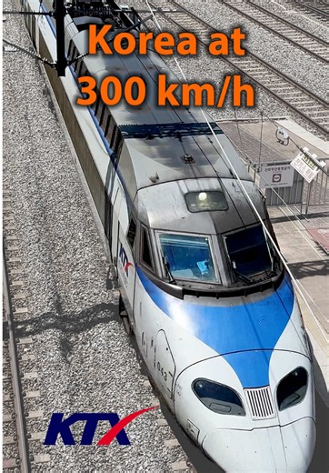 South Korea doesn’t just move fast — it moves well. Seoul to Busan by KTX, with a stop in an ancient city and a look at how high-speed rail has evolved here. Full journey now live on YouTube. #KTX #TrainTok #SouthKoreaTravel #HighSpeedRail #TravelTok