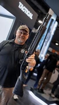 A super lightweight tactical shotgun from Beretta! (A300 Ultima Patrol 20 GA)
