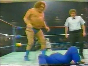 André The Giant vs. Paul "Butcher" Vachon [1984-10-20]