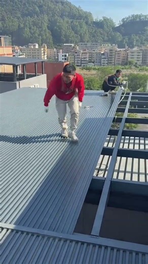 straighten and tighten the long light steel roof then bolt it with a drill so it doesn't come loose.