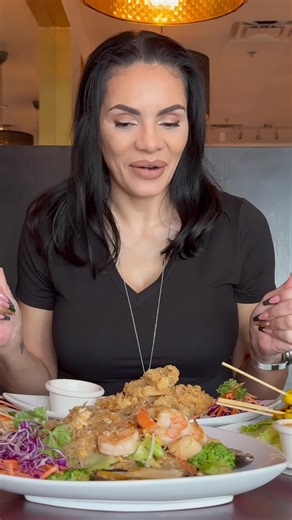 @NINAUNRATED on Instagram: "Restaurant QR Code Menu: MUST TRY Dishes! Hungry? Scan the QR code and feast your eyes on delicious dishes! This video offers a mouthwatering tour of crispy calamari, fresh salads, and savory noodles. Get ready to drool! #Foodie #FoodReview #Restaurant #QRcode #CrispyCalamari #Noodles #Salad #DeliciousFood #FoodPorn #Eat"