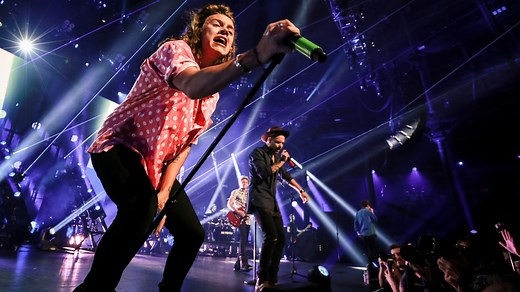 Watch One Direction's Lively Performance at Apple Music Fest