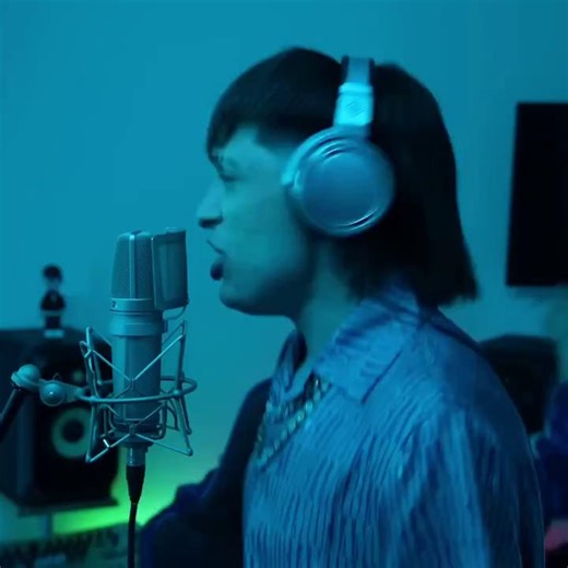 Peso Pluma está Rompiendo , este martes visitamos sus mejores canciones y momentos . Peso Pluma || BZRP Music Sessions #55 🔥 Video Oficial • Out Now 📲 • @pesopluma • @bizarrap • @___selective • @daleplayrecords #brzp #pesopluma #newmusic