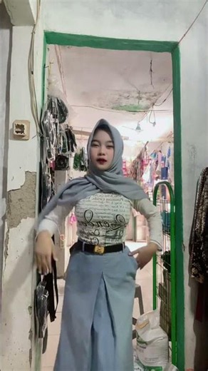 Cewe hijab bodynya pulen banget #ceweidola #hijab #jilbab #trending #viral