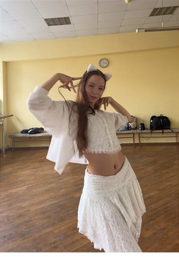 Join the Dance with ILLIT!✨