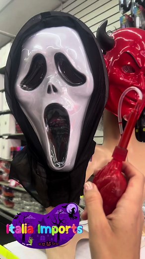 Spooky Mascara Scream for Halloween Makeup